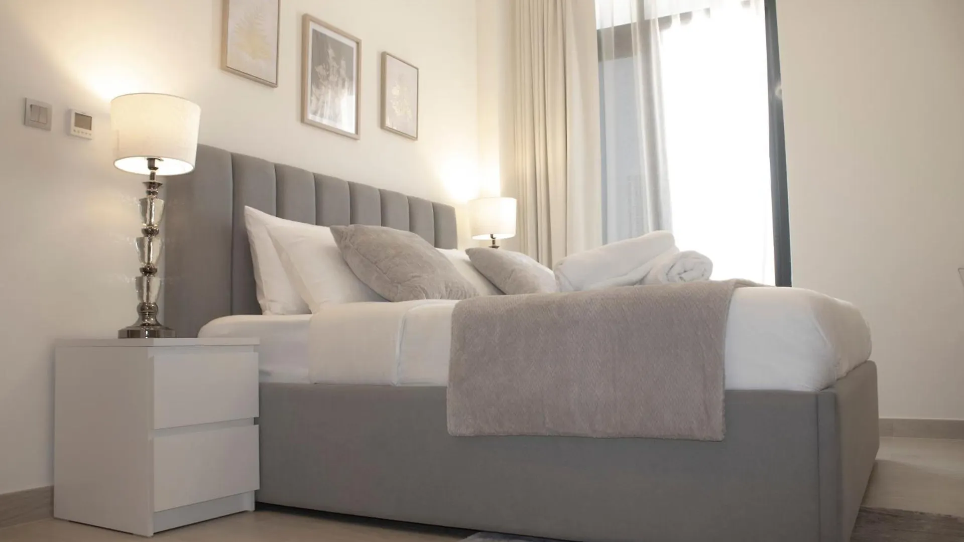 Modern 2Br Near Downtown Sleeps 6 Pool And Gym Apartment Dubai