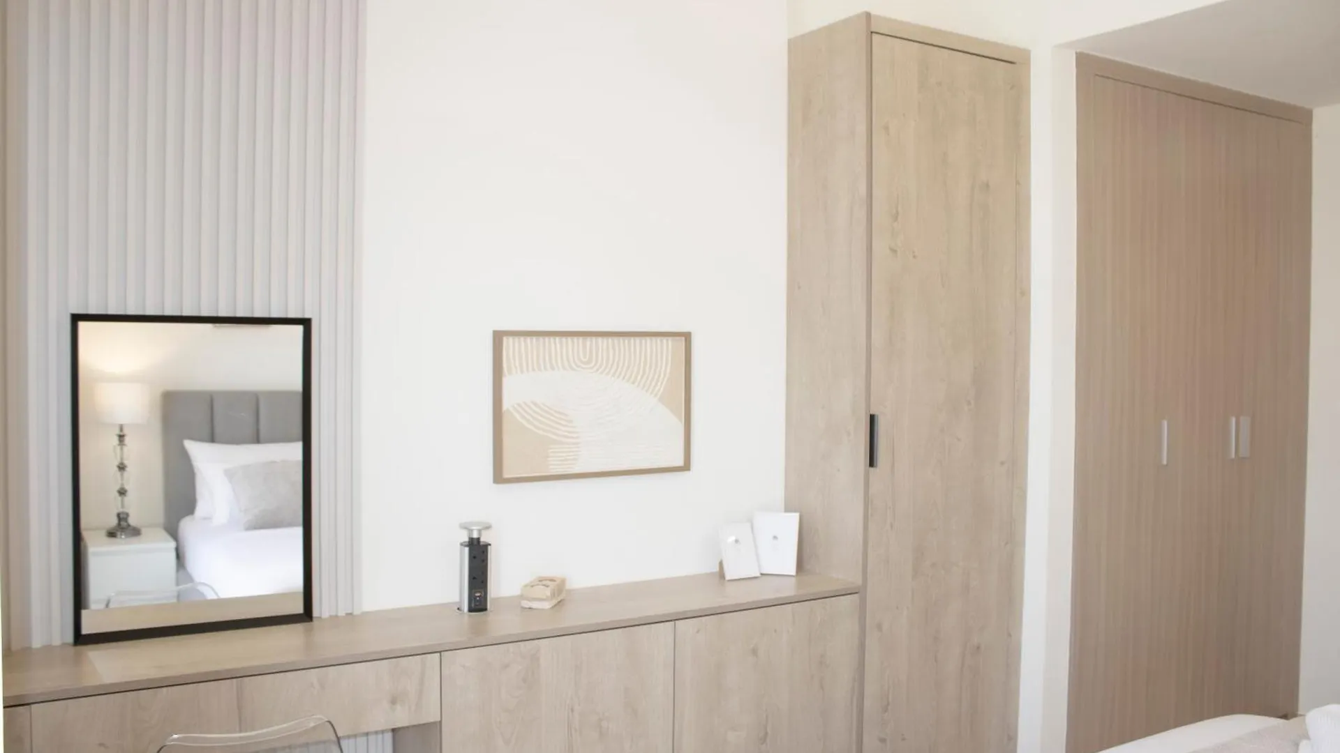 Modern 2Br Near Downtown Sleeps 6 Pool And Gym Apartment Dubai United Arab Emirates