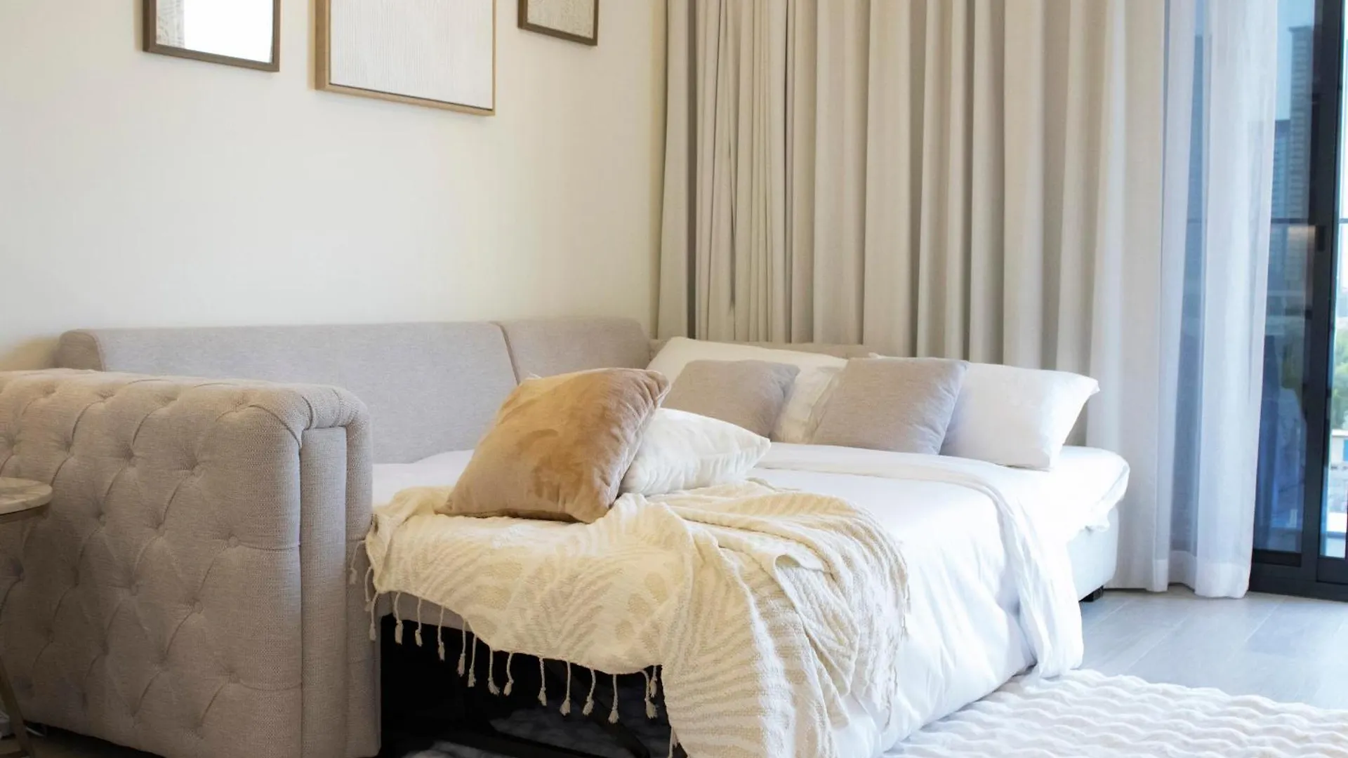 Modern 2Br Near Downtown Sleeps 6 Pool And Gym Apartment Dubai United Arab Emirates